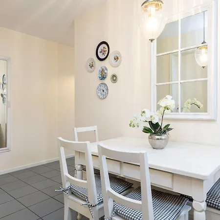 Haus Windjammer Strandliebe Apartment Laboe